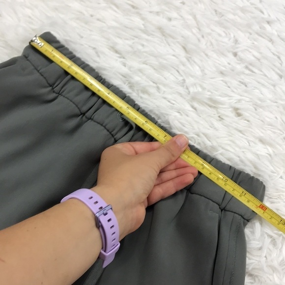 Lululemon On The Fly Skirt *Woven Grey Sage - Picture 3 of 6